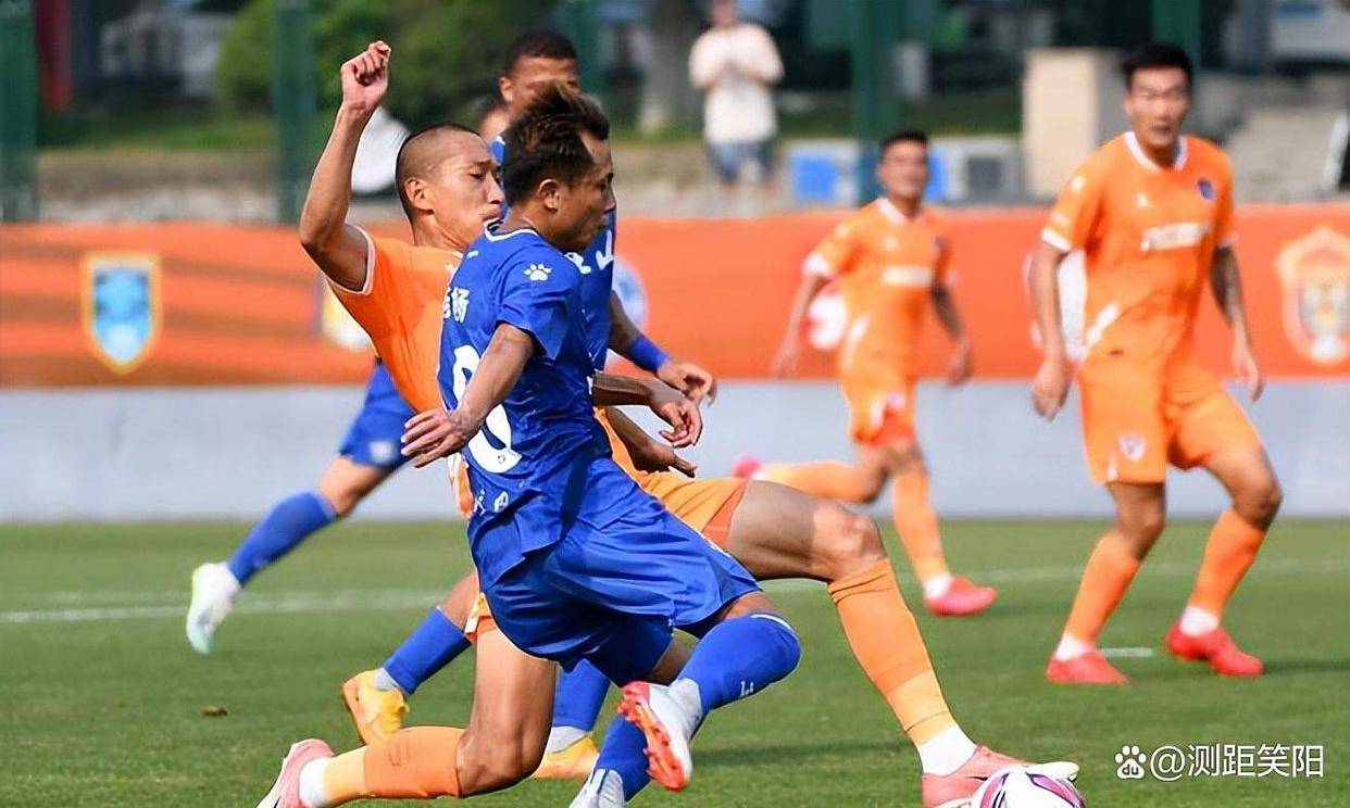 亚博-表现优异首场状态出色，曼联观众沸腾！，塔图姆重返赛场引发球迷热议的简单介绍