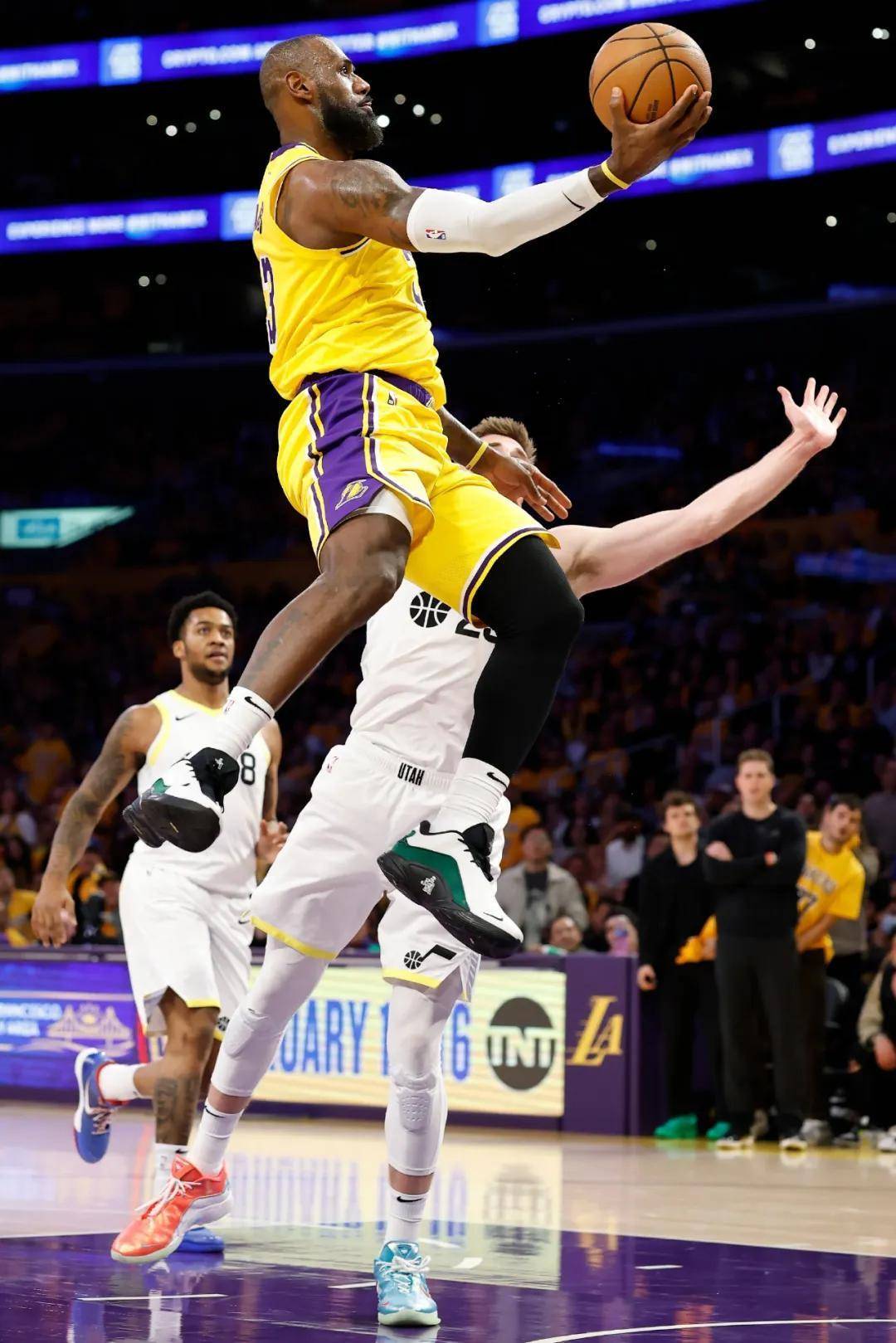 亚博-关于东契奇新星突破纪录表现惊艳，塞尔维亚队未来可期！的信息