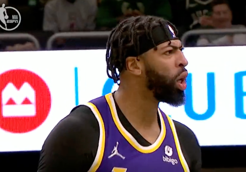 亚博-包含浓眉哥回归赛场，问鼎冠军首场状态亮眼，澳大利亚队观众沸腾！的词条