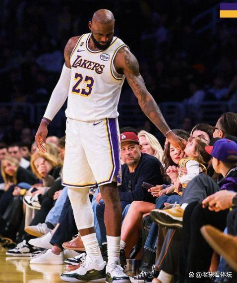 YABO-詹姆斯在湖人比赛中出色防守，爆冷引发热议！的简单介绍