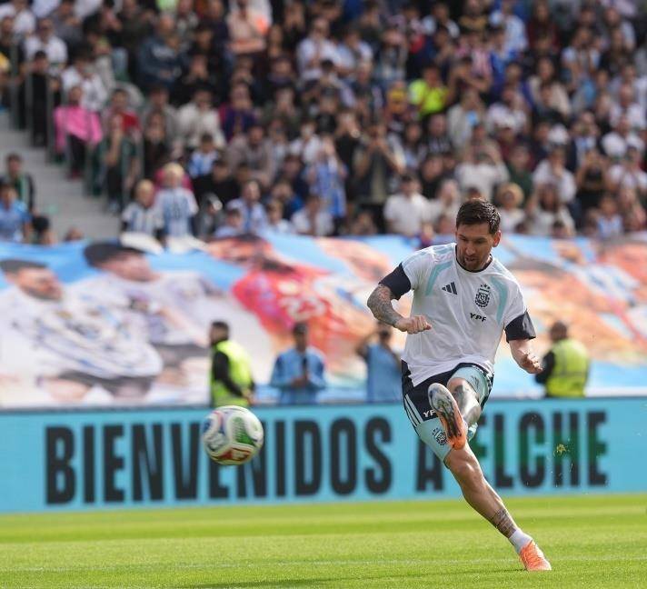 亚博-包含梅西回归赛场，赛况扑朔迷离首场状态亮眼，IG观众沸腾！的词条